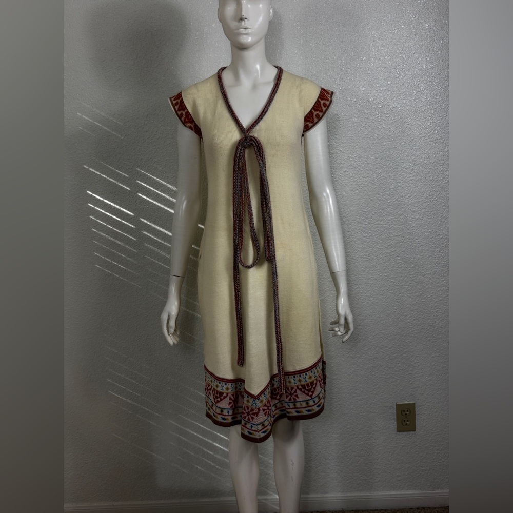 KEY OF GEE Native American Sweate, Vest Dress/Poncho Cream Red Accents. K-8